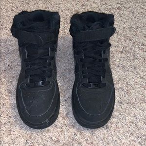 Kids - High tp Air Force 1 sneakers ❤️